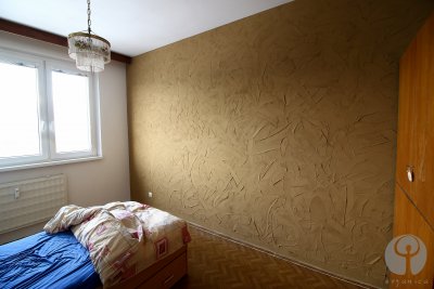 Dekoratívna hlinená stena